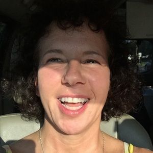 Meet your Posher, Dea